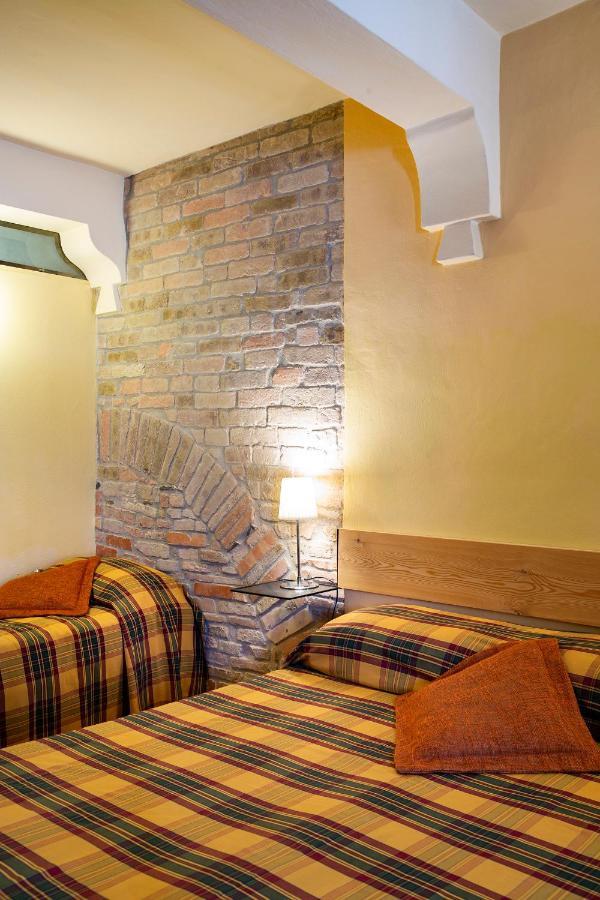 B&B Al Ducale And Apartments Parma Exteriör bild